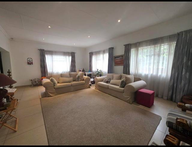 4 BEDROOM HOUSE FOR SALE IN PARKDENE